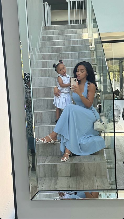 Black Mom Luxury Aesthetic, Mommy Daughter Goals Black, Mom Luxury Lifestyle, Rich Mom Aesthetic Black, Family Disney World Pictures, Motherhood Black Women, Mommy Daughter Aesthetic, Matching Mommy Daughter Outfits Black, Luxury Mom Aesthetic