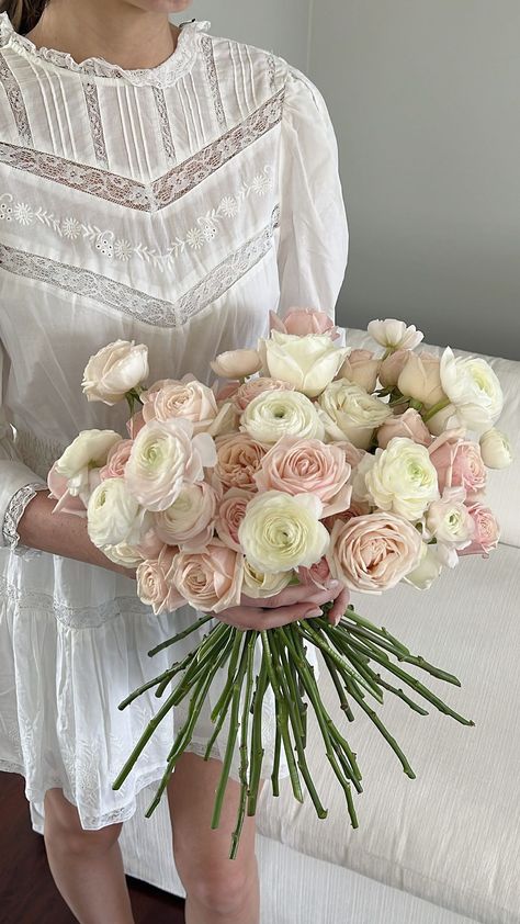 White Winter Flowers, White Pink Flowers, White And Pink Flowers, Portland Wedding, Winter Flowers, Birthday Flowers, Flowers Wedding, Love Languages, Wedding Florist