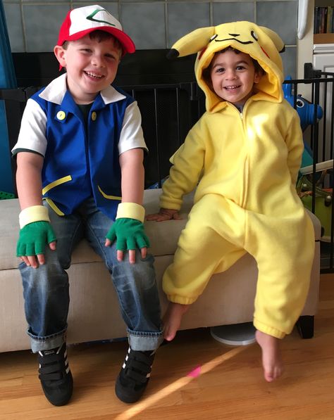 Ash Ketchum And Pikachu, Sibling Costumes, Childrens Halloween Costumes, Sibling Costume, Ash Pikachu, Mario E Luigi, Pokemon Costumes, Having A Baby Boy, Ash Pokemon