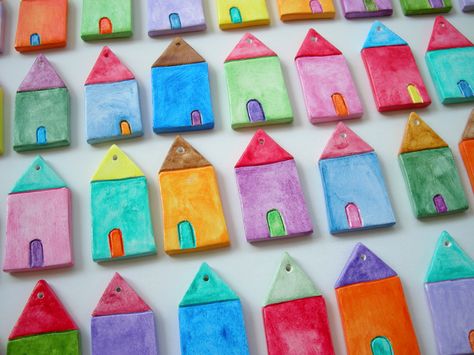 Air Dry Clay House Ornament, Clay House Ornaments, Air Dry Clay Houses, Clay House, Baked Clay, Art 2023, Clay Magnets, House Template, Mini Houses