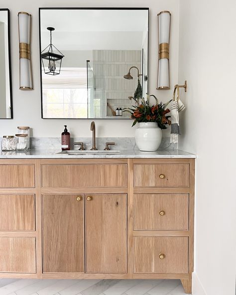 Laura Christian | The reeded white oak vanity is commanding all of the attention in this primary bathroom! 💥 | Instagram White Oak Vanity, Oak Vanity, Primary Bathroom, January 9, White Oak, Powder Room, Bathrooms, Vanity, On Instagram