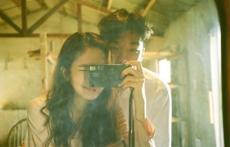 Husband Wife Love, Traveling Couple, Girls Ulzzang, Ideal Relationship, Couple Korean, Makeup Stylist, Korea Girl, Fotografi Vintage, 사진 촬영 포즈