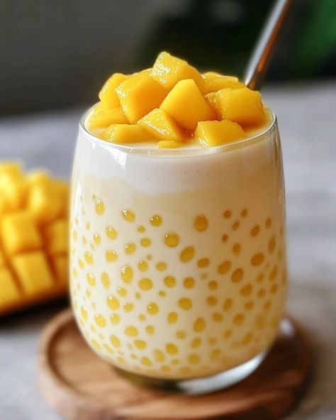 Mini Tapioca Pearls, Healthy Desserts Quick, Mango Tapioca, Quick Sweet Treats, Mango Drink, Mango Sago, Desserts Quick, Mango Drinks, Decadent Chocolate Desserts