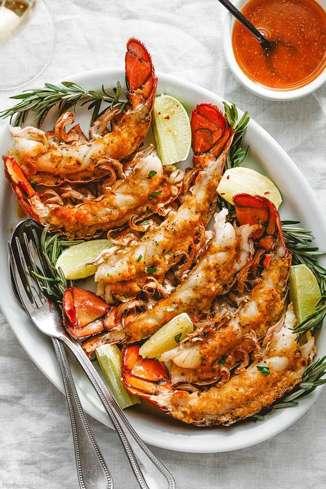 Juicy Lobster Tails Recipe with Spicy Butter Sauce - #lobster #recipe #eatwell101 - Wing it up this holiday season with our broiled lobster tails with spicy butter sauce! Impress your family and friends and make them rave about this lobster tail recipe! - #recipe by #eatwell101® Split Lobster Tail Recipe, Yacht Meals, Lobster Meals, Easy Lobster Tail Recipe, Broiled Lobster Tails, Lobster Menu, Lobster Tail Recipe, Spicy Butter, Continental Cuisine