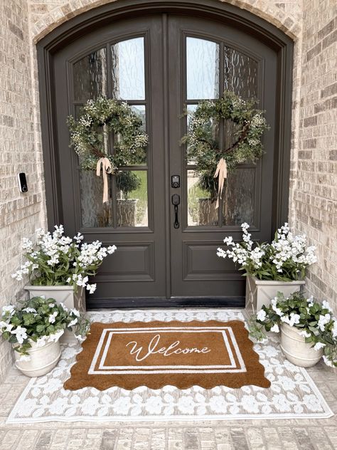 Shop My Texas House Poppy 2' x 3' … and other curated products on LTK, the easiest way to shop everything from your favorite creators. Apartment Front Door Decor, Front Door Rugs, Spring Front Door, My Texas House, Farmhouse Easter Decor, Pine Dining Table, Texas House, Double Entry Doors, Indoor Outdoor Planter