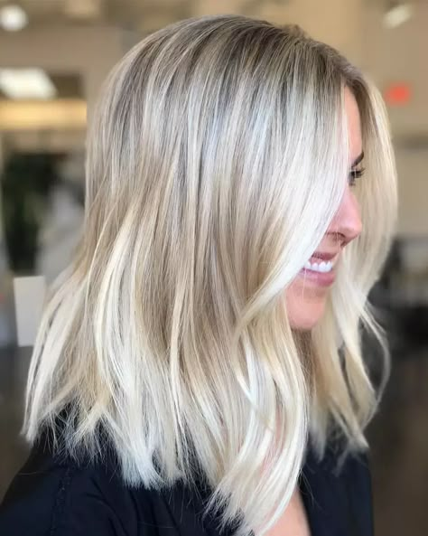 61 Shoulder-Length Hairstyles For Women: Medium-Length Styles Short Hair For Summer, Blonde Human Hair Wigs, Shoulder Length Blonde, Balayage Bob, Human Hair Wigs Blonde, Beauty Hairstyles, Lace Frontal Wigs, Blonde Hair Inspiration, Straight Bob