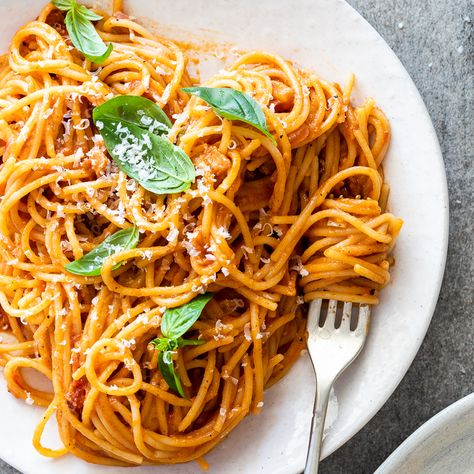 Creamy Lemon Garlic Shrimp, Canned Bacon, Lemon Garlic Shrimp Pasta, Spaghetti Aglio E Olio, Garlic Shrimp Pasta, Spaghetti Aglio, Amazing Meals, Lemon Garlic Shrimp, Aglio E Olio