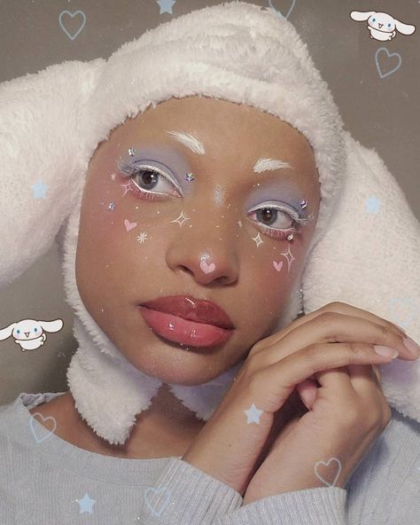 Sanrio Cinnamoroll Cosplay, Cinnamon Roll Makeup Look, Lamb Costume Makeup, Sheep Costume Makeup, Lamb Costume Aesthetic, Cinnamon Roll Sanrio Cosplay, Cinnamoroll Costume Ideas, Sheep Makeup Halloween, Cinnamon Roll Costume