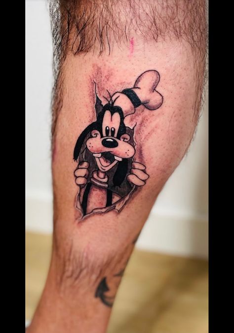 Disney Tattoos Mickey, Goofy Tattoos, Mouse Drawings, Letter Tattoo, Character Tattoos, Goofy Disney, Cartoon Character Tattoos, Leg Sleeve Tattoo, Cartoon Tattoos