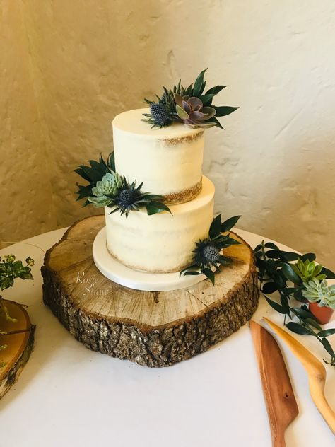 Thistle Wedding Cake, Blue Thistle Wedding, Thistle Wedding Flowers, Scottish Wedding Cakes, Scottish Flowers, Thistle Wedding, Mums Wedding, Blue Thistle, Small Wedding Cakes