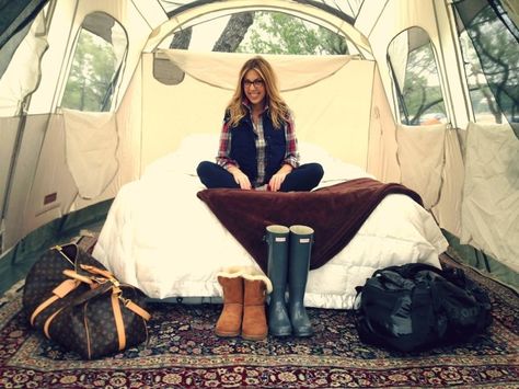 Easy Glamping Ideas, Cozy Tent, Tents Camping Glamping, Tent Camping Ideas, Family Glamping, Zelt Camping, Bnb Ideas, Cozy Camping, Glamping Tents