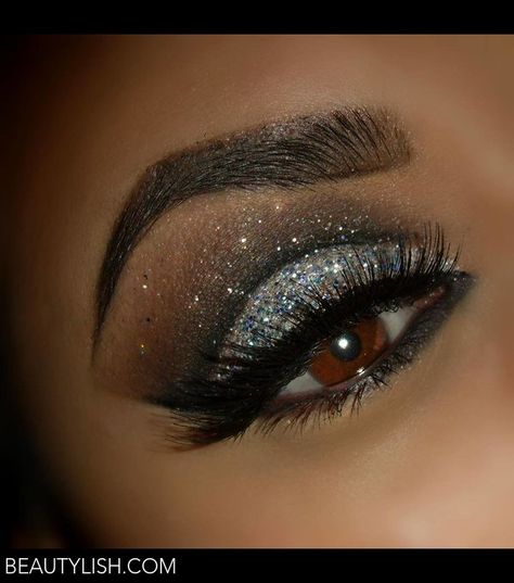 Glittery Eyes, Glitter Eye Makeup, Cut Crease, Prom Makeup, Eye Make, Love Makeup, Pretty Makeup, Cute Makeup, Beautiful Makeup