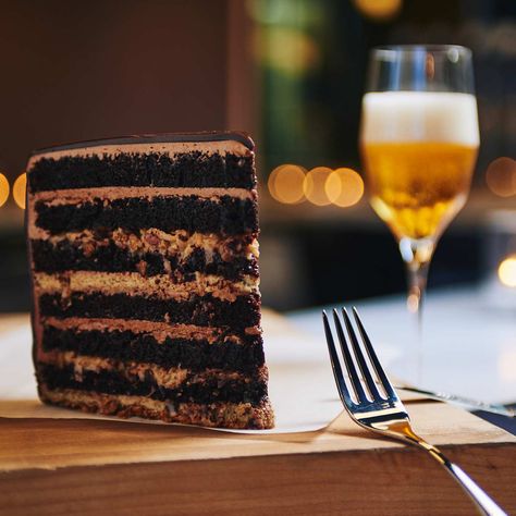 11 Breweries and Brewpubs with Impressive Menus Doberge Cake, Smith Island Cake, Devil's Food Cake, Tasty Cakes, Artisan Bakery, Things To Do In Chicago, Chocolate Cream Pie, Chocolate Layer Cake, Special Cakes