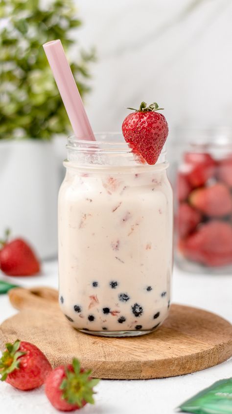 Strawberry Bubble Tea, Honey Sauce Recipe, Strawberry Milk Tea, Strawberry Boba, Lemon Pepper Sauce, Strawberry Simple Syrup, Parmesan Wings, Lemon Pepper Wings, Milk Tea Recipes