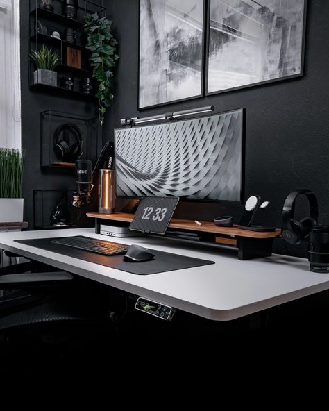 Like and follow @clean.desk.setup for more daily desk inspiration. . 📸: @ulresch . . ➖➖➖➖➖➖➖➖➖➖➖➖➖➖ #desksetup #workspace #productivity #homeoffice #officeinspiration #minimalist #deskdecor #workspaceinspiration #workfromhome #deskgoals #deskorganization #officedesign #deskstyling #officegoals #desklove #homedecor #deskaccessories #interiordesign #cleanworkspace #cleanlinessiskey #desksetupgoals ➖➖➖➖➖➖➖➖➖➖➖➖➖➖ Clean Desk Setup, White Desk Setup, Minimal Desk Setup, Mac Setup, Modern Home Offices, Clean Desk, Computer Desk Setup, Home Studio Setup, Planner Setup