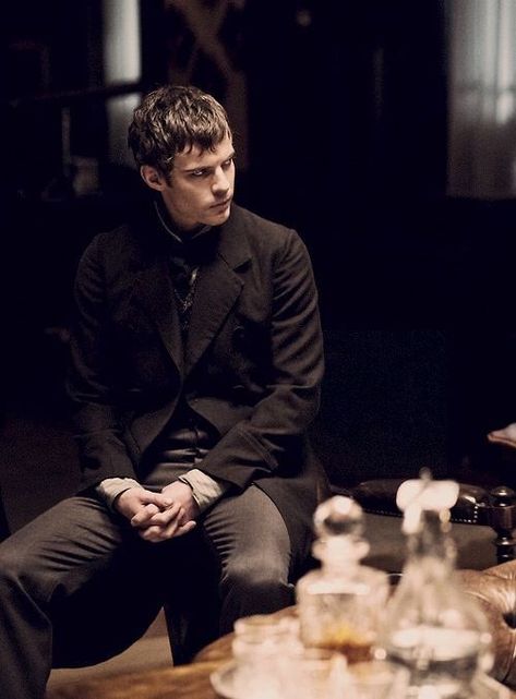 Victor Frankenstein Penny Dreadful, Penny Dreadfull, Harry Treadaway, Human Centipede, Vanessa Ives, Victor Frankenstein, Vampire Stories, Gothic Romance, Penny Dreadful