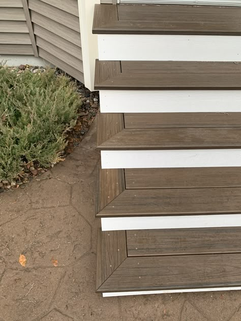 Trex, spiced rum, white deck stair accents, deck steps Trex Stairs Ideas, Small Entry Deck Ideas, Trex Deck Front Porch Ideas, Composite Deck Front Porch, Trex Front Porch Steps, Trex Steps Stairs, Trex Porch Ideas, Trex Front Steps, Trex Stairs Front Porches