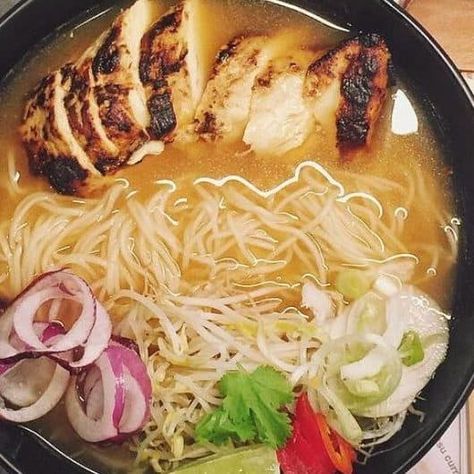 Wagamama Ramen Recipe Kylie Jenner Ramen Noodles, Kylie Jenner Ramen, Wagamama Ramen, Lipton Onion Soup Meatloaf Recipe, Onion Soup Meatloaf Recipe, Lipton Onion Soup Meatloaf, Wagamama Recipe, Meatloaf Recipe Video, Ramen Noodles Recipe