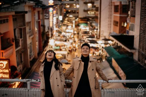 Vietnam urban city engagement photoshoot & pre-wedding session high above the nightlife of Dalat. By Nien Truong, pre-wedding photographer Prewedding City Light Jakarta, City Prenup, City Prewedding, Urban Shoot, Street Couple, Dalat Vietnam, Engagement Portrait, Urban Engagement, Elopement Wedding Photography