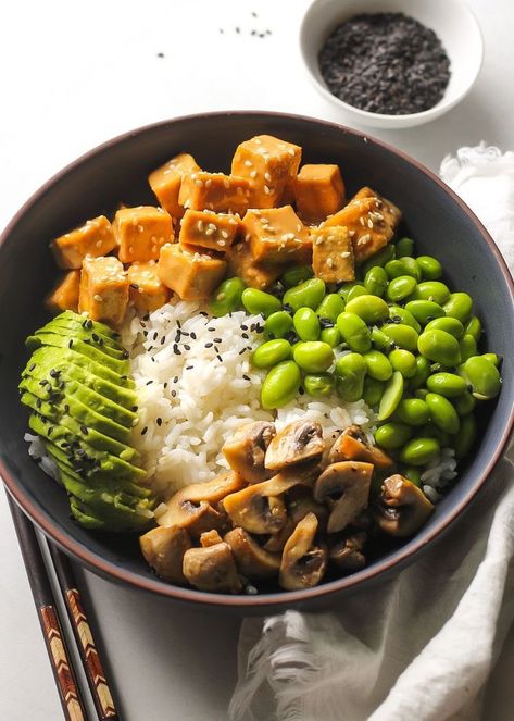 Tahini Tofu, Pasti Fit, Vegan Bowls, Vegan Dinner, Vegan Dinner Recipes, Spicy Recipes, Vegan Dinners, Tahini, Easy Vegan