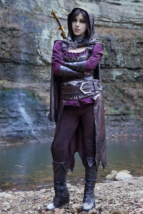 Elder Scrolls Cosplay, Serana Skyrim Cosplay, Witch Concept Art, Gaming Cpu, Witch Concept, Skyrim Cosplay, Medieval Witch, Skyrim Art, Elder Scrolls Art