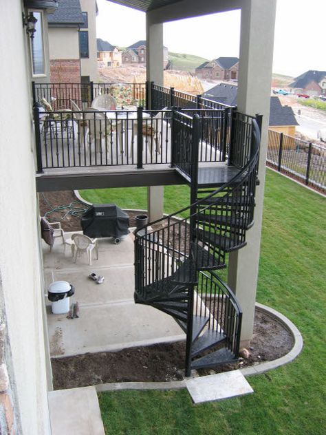 I would like to find salvage a metal spiral staircase up to 2nd ... Second Floor Deck, Veranda Design, Outside Stairs, Staircase Outdoor, Screened Porch Designs, Balkon Decor, Building A Porch, Deck Stairs, Outdoor Stairs