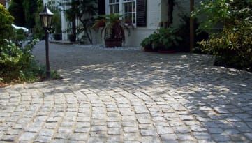 How to - blogs | Marshalls Cobbled Driveway, Laying A Patio, Block Paving Driveway, Driveway Blocks, Cobblestone Walkway, Cobblestone Driveway, Paving Ideas, Brick Laying, Driveway Paving