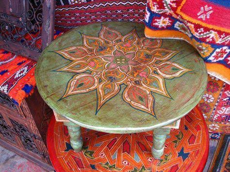 ☮ American Hippie Bohéme Boho Lifestyle ☮ Painted table Nest Crib, Bedrooms Bohemian, Bohemian Bathrooms, Bohemian Kitchens, Bohemian Bedrooms, Mexican Coffee, Bohemian Kitchen, Hippie Homes, Boho Furniture