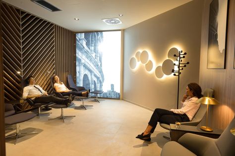 Vibia Brightens Rome’s Airport Lounges - Vibia Airport Vip Lounge, Vibia Lighting, Hotel Modern, Meeting Room Design, Lounge Interiors, Counter Seating, Airport Lounge, Vip Lounge, Lobby Lounge