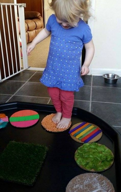 Nursery School Ideas, Nursery Tuff Tray Ideas, Sensory Stepping Stones, Nursery Room Ideas Childcare, Baby Room Ideas Early Years, Curiosity Approach Eyfs, Baby Room Activities, Tuff Tray Ideas Toddlers, Tuff Tray Ideas