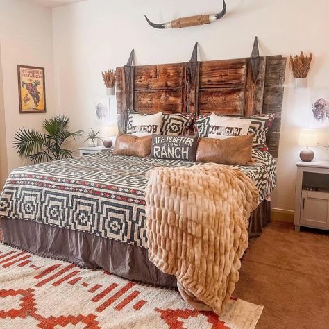 21 Pre Teen Boys Bedroom Ideas - Colour Saturated Life Western Bedroom Ideas Ranch Style Rustic, Western Bedroom Ideas Ranch Style, Ranch Style Bedroom, Western Bedroom Ideas, Farmhouse Fireplace Decor, Western Bedrooms, Western Bedroom Decor, Western Rooms, Boys Bedroom Makeover