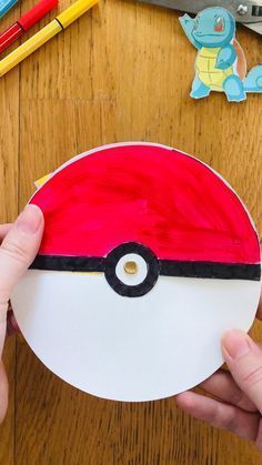 Une petite activité facile à faire autour des Pokémons. À imprimer gratuitement #pokemon #kidsactivities #kidsactivity #activitiesforkids Pokemon Kids Craft, Pokémon Party, Pokemon Diy, Pokemon Craft, Pokemon Birthday Party, Pokemon Theme, 7 Continents, Instruções Origami, Pokemon Party