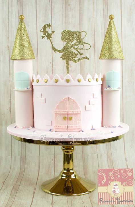 Castle Christening Cake Fairy Castle Cake, Birthday Cakes Girls Kids, Castle Cakes, Bolo Rapunzel, Castle Birthday Cakes, 4de Verjaardag, Princess Castle Cake, Disney Princess Cake, Fairy Castle