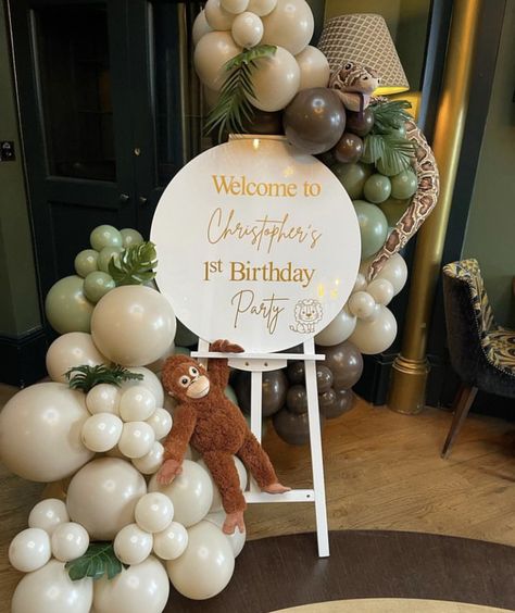 Safari Entrance Decor, Birthday Entrance Decor, Baby Shower Entrance Decor, Party Entrance Decoration, Zoo Baby Shower, Jungle Theme Birthday Party, Party Entrance, Jungle Theme Birthday, Safari Theme Birthday