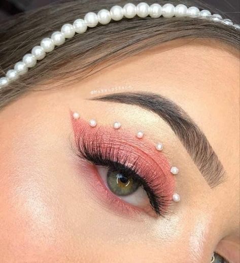 Concert Makeup, Highlight And Contour, Rhinestone Makeup, Makeup Help, Pink Eye, Red Makeup, Pinterest Makeup, Dope Makeup, Creative Eye Makeup