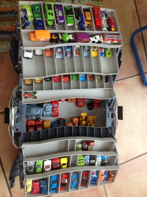 Tackle box toy car storage Toy Car Storage Ideas, Car Storage Ideas, Matchbox Car Storage, Diy Toy Car, Hot Wheels Diy, Diy Toys Car, Childrens Bedroom Storage, Hot Wheels Storage, Organize Toys