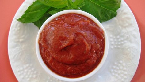 Make and share this Pizza Hut Pizza Sauce - ( Copycat) recipe from Genius Kitchen. Pizza Hut Pizza Sauce, Pizza Hut Pizza, Pizza Lasagna, Salsa Tomatillo, Sicilian Pizza, Pizza Sauce Recipe, Think Food, Canned Tomato Sauce, Red Sauce