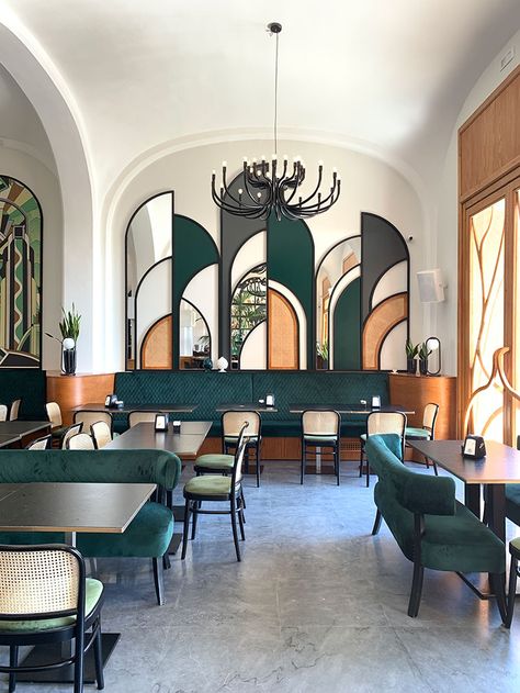 Art Deco Interior Design, Chairs And Tables, Modern Restaurant, Decoration Restaurant, Cafe Interior Design, Design Del Prodotto, Restaurant Interior Design, Hospitality Design, Interior Deco