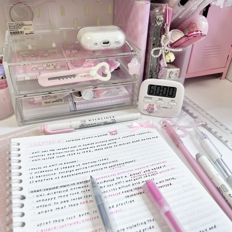 @gwynethnng on Instagram ₊‧°𐐪♡𐑂°‧₊ Study Cute Aesthetic, Cute Back To School Stationary, College Pink Aesthetic, Cute Pink Stationary, Aesthetic Board Ideas, Pink Stuff Aesthetic, Study Set Up, Cute School Aesthetic, At School Aesthetic