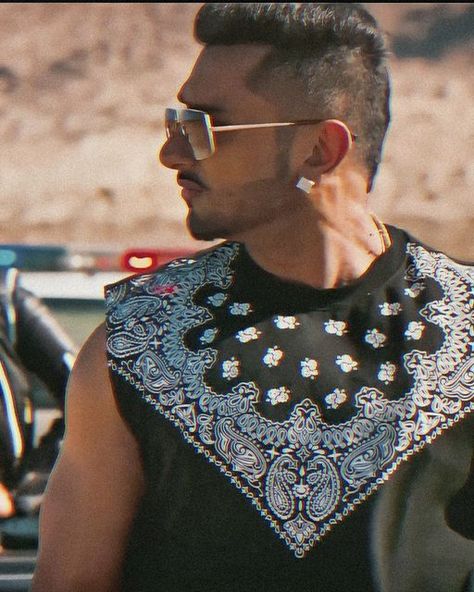 Honey Singh Hairstyle, Honey Singh Pic, Yo Yo Honey Singh Desi Kalakar, Honey Singh Hd Wallpaper 4k, Yoyo Honey Singh, Bollywood Vintage, Indian Singers, Blue Blouse Designs, Yo Yo Honey Singh