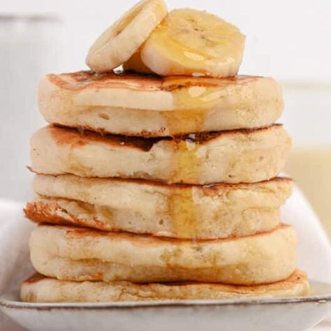 Healthy Greek Yogurt Pancakes for One Banana Pancakes Healthy Oatmeal Greek Yogurt, Coconut Flour Protein Pancakes, Yogurt Pancakes Healthy, Pancake Recipe Healthy Oatmeal, Greek Yogurt Pancakes Recipe, Yoghurt Pancakes, Greek Yogurt Oatmeal, Greek Yogurt Eggs, Greek Yogurt And Peanut Butter