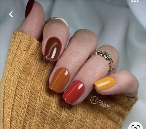 Red Nail Color Combinations, Autumn Nails Different Colors, Nail Autumn Colors, Autumn Color Nails Fall, Candy Corn Nails Acrylic, Red Nails Gel Design, Fun November Nails, Short Gel Nails Autumn, Atum Nails