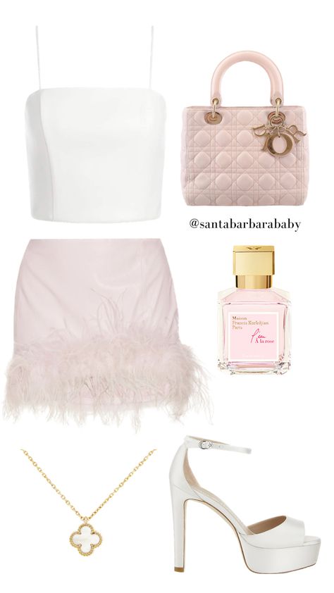 Chanel Oberlin Outfit, Chanel Scream Queens, Scream Queens Fashion, Chanel Oberlin, Queen Aesthetic, Queen Outfit, Queen Costume, Women's Bags By Style, Scream Queens