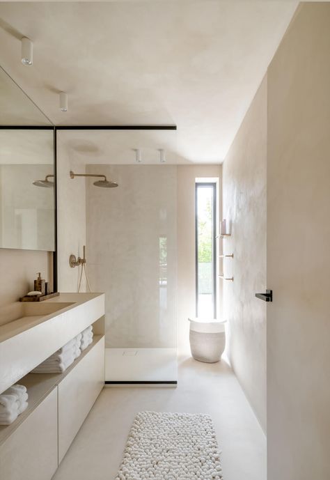 Polished Concrete Bathroom, Guest Bathroom Design, Minimalist Bathroom Design, New House Bathroom, New Bathroom Ideas, Concrete Bathroom, Hai Mai, Bathroom Design Inspiration, Bathroom Design Decor