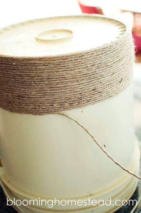 Bucket Makeover, Small Woodworking Shop Ideas, Wallpaper Walls, Old Bucket, Twine Crafts, Bucket Planters, Bag Wall, Homesteading Diy, Walls Decor