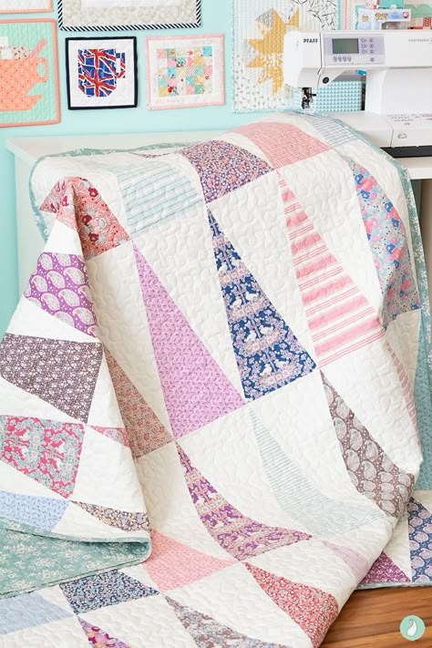 Triangle Quilt | Aqua Paisley Studio Sew Blankets, Patchwork Inspiration, Quilt Care, Quilt Squares, Modern Quilting, Beginner Sewing Projects Easy, Triangle Quilt, Quilting Techniques, Quilting Tips