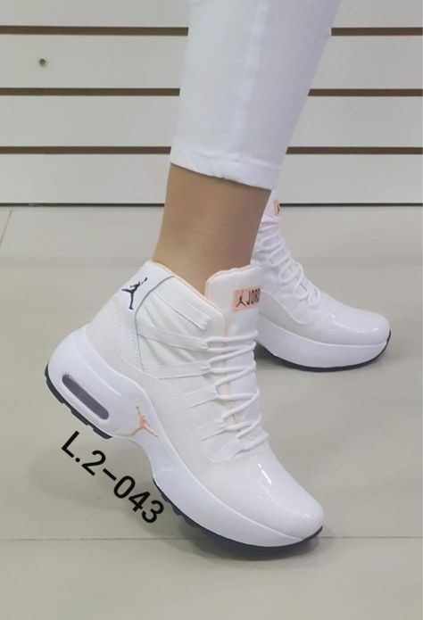 Mens Shoes Boots Leather Mens Shoes Boots Timberland Trending Shoes For Men, Best Sandals For Men, Puma Shoes Women, Dream Sneakers, Casual Shoes Women Sneakers, Nike Shoes Women Fashion, Gents Shoes, Shoes Boots Timberland, White Nike Shoes