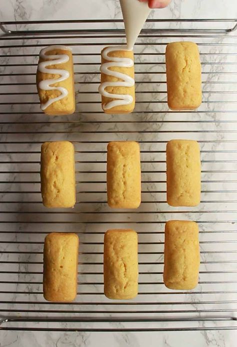 Mini Lemon Loaf, Mini Loaf Cakes, Lemon Loaf Cake, Loaf Cakes, Lemon Drizzle Cake, Drizzle Cake, Smooth Cake, Lemon Loaf, Lemon Drizzle