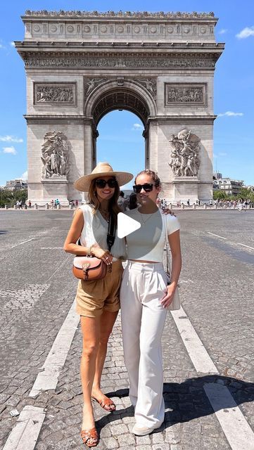 Karina Reske on Instagram: "Outfits I wore in Paris! Blog post w outfit round up and tips on what to pack on the blog! #parisoutfits #parisianstyle   Looks de Paris no blog! Mais diquinhas do que levar na mala!! #parisfashion https://liketk.it/3Mg7Z" 2022 Outfits, Paris Outfits, Instagram Outfits, A Paris, What To Pack, Round Up, Parisian Style, Paris Fashion, Blog Post