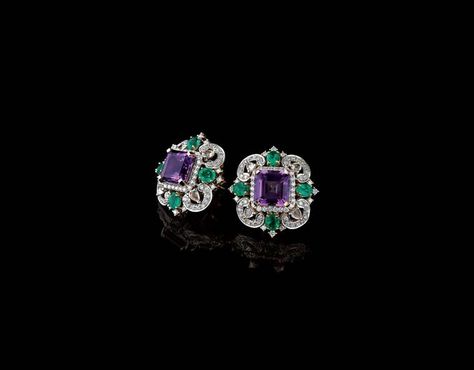 Antique Earrings Studs, Pakistani Wedding Jewelry, Bridal Jewelry Pakistani, Diamond Earrings Indian, Unusual Engagement Rings, Van Cleef And Arpels Jewelry, Buy Gold Jewelry, Amethyst Studs, Egyptian Jewelry